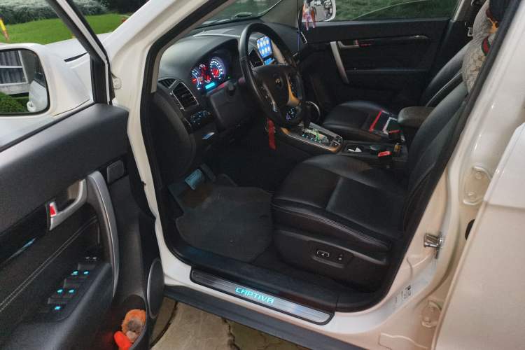 Used Chevrolet Captiva 2014 2.4L 4x4 Flagship Edition 7 Seats