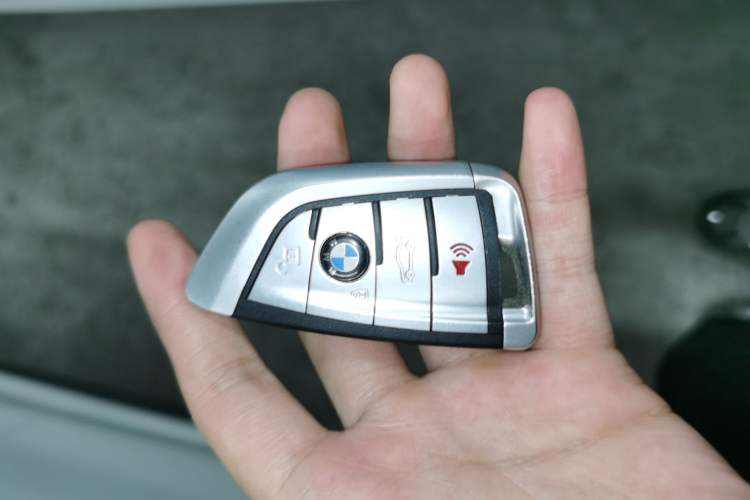 Used BMW 3 Series 2015 316Li Fashion Model
