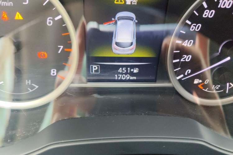 Used Nissan Tiida 2023 1.6L CVT Smart Drive Version Odometer Close Up