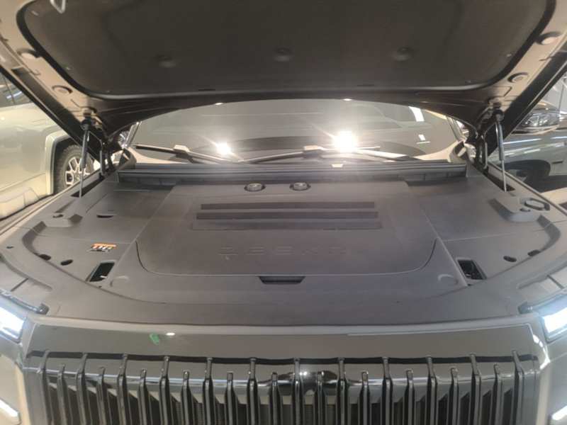 Used Zeekr 9X 2025 Hyper Edition 70kWh — 19