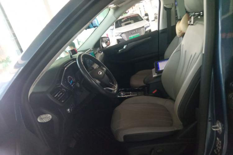 Used Ford Escape 2020 EcoBoost 245 Two-Wheel-Drive Comfort Edition Left Front Seat