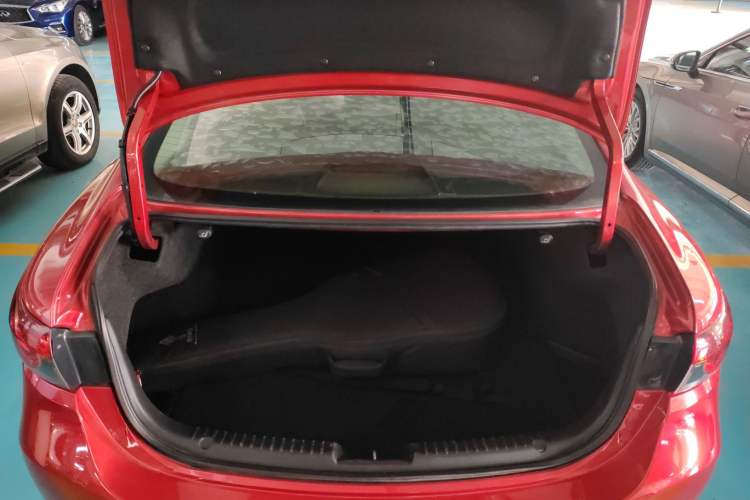 Used Mazda Atenza 2015 2.0L Blue Sky Fashion Edition