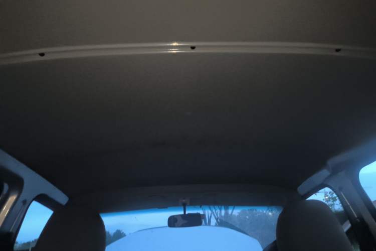 Used Jinbei Hiace King 2021 2.0L City Transport King Series Express Model Standard Top 6-Seater 1TZS
