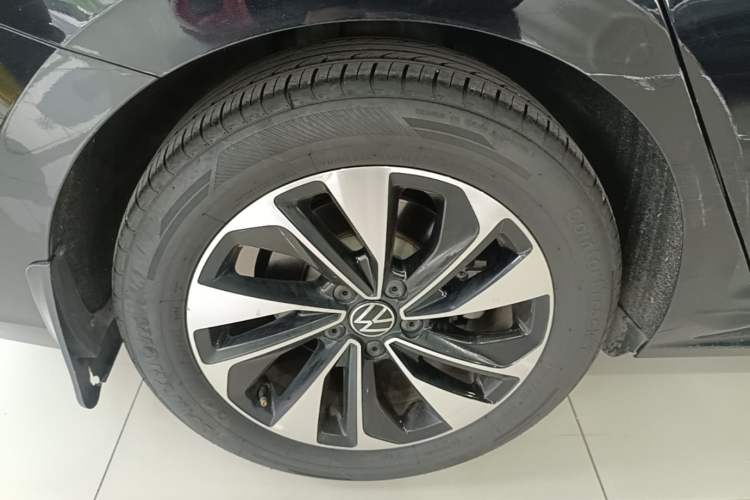 Used Volkswagen Passat 2023 330TSI Starry Elite Edition Right Rear Wheel Hub