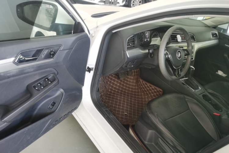 Used Volkswagen Lamando 2019 230TSI DSG Vision Edition China VI Standard Driver Seat