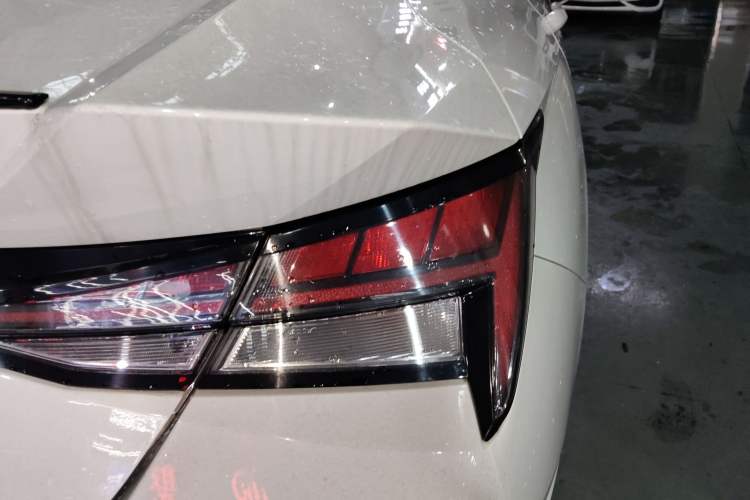 Used Hyundai Elantra 2021 1.5L CVT LUX Prestige Edition Right Rear Taillight