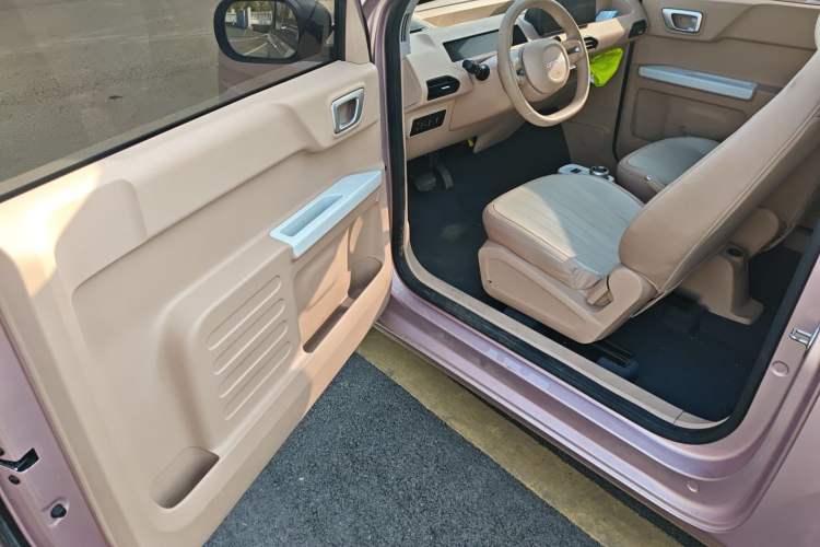 Used Geely Galaxy Panda 2024 Panda Mini 200km Endurance Bear
