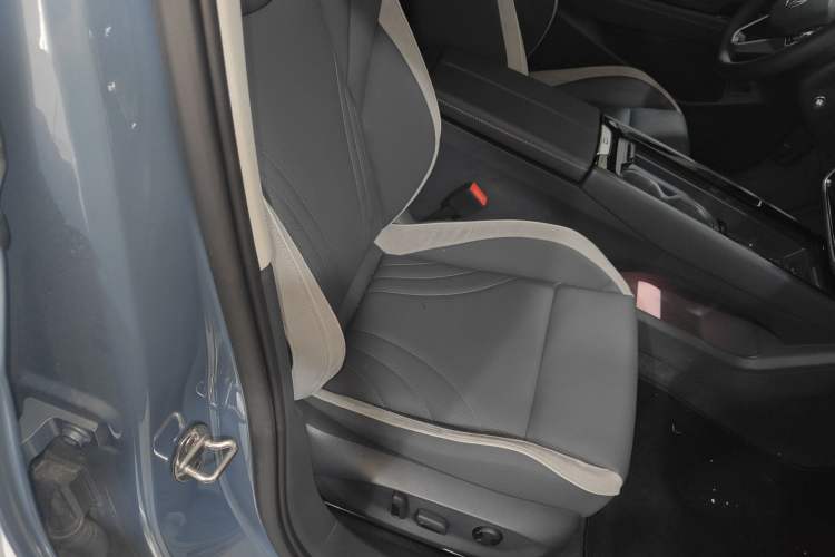 Used Volkswagen ID.7 VIZZION 2024 PRO Model Right Front Seat