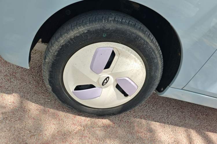 Used Chery New Energy QQ Ice Cream 2022 120km Conical Shape Lithium Iron Phosphate
