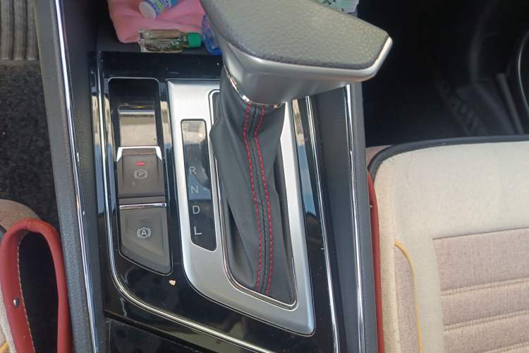 Used Venucia T60 2020 1.6L CVT Smart Drive Version China VI Standard
