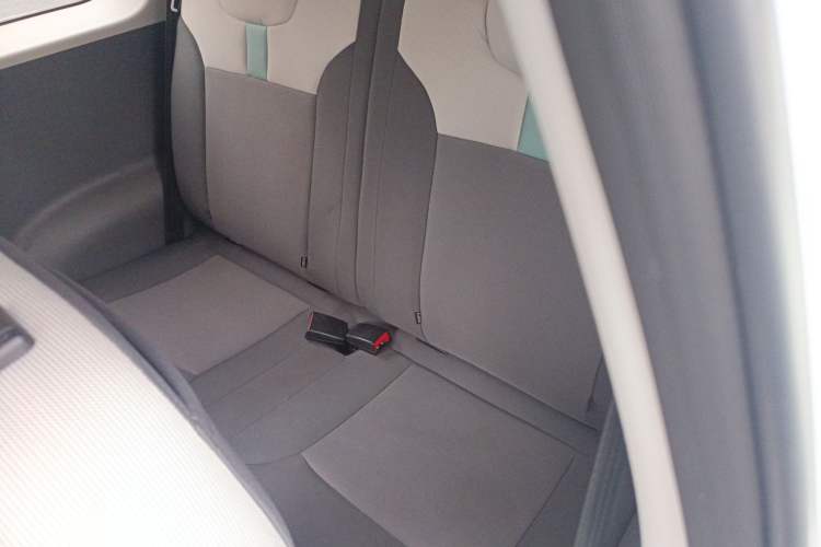 Used CHANGAN NEVO Lumin 2022 155 km – Refreshingly Sweet Edition Left Rear Seat