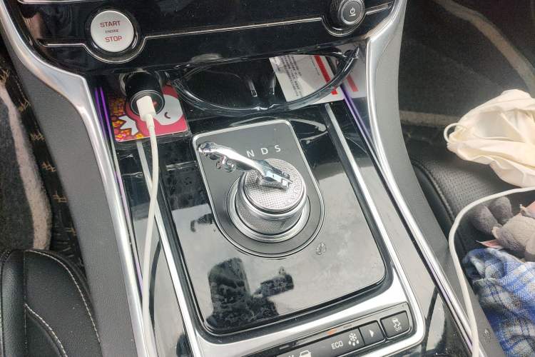 Used Jaguar XE 2015 2.0T 200 PS R-Sport