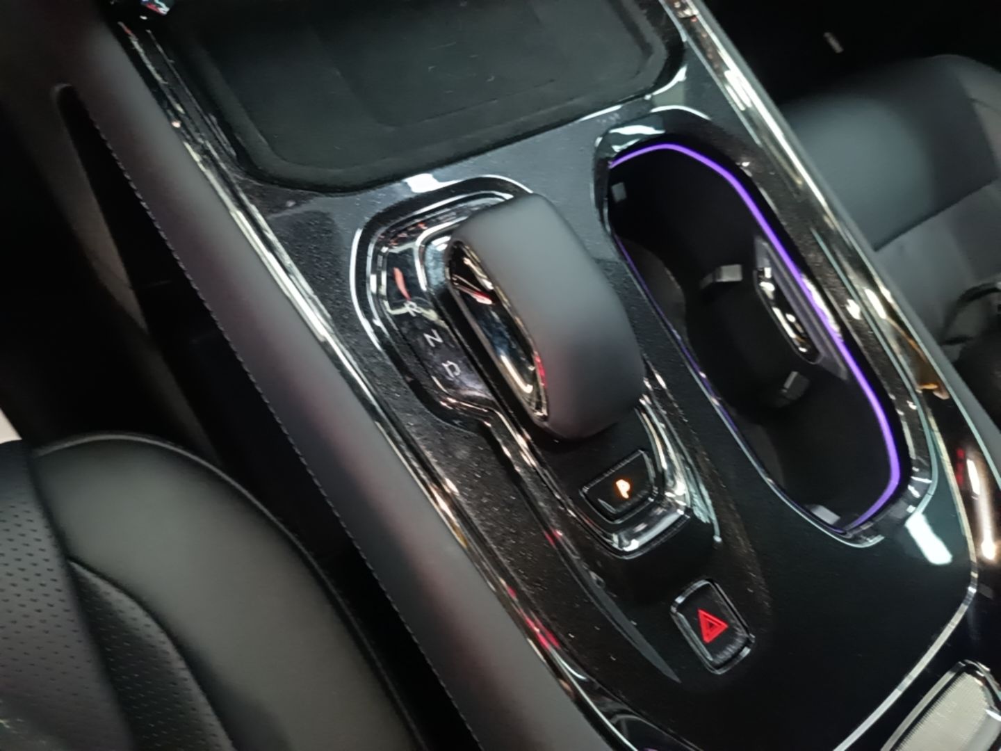 Zeekr 009 2024 Six-Seat Executive Version 4WD 108 kWh — снимка 16