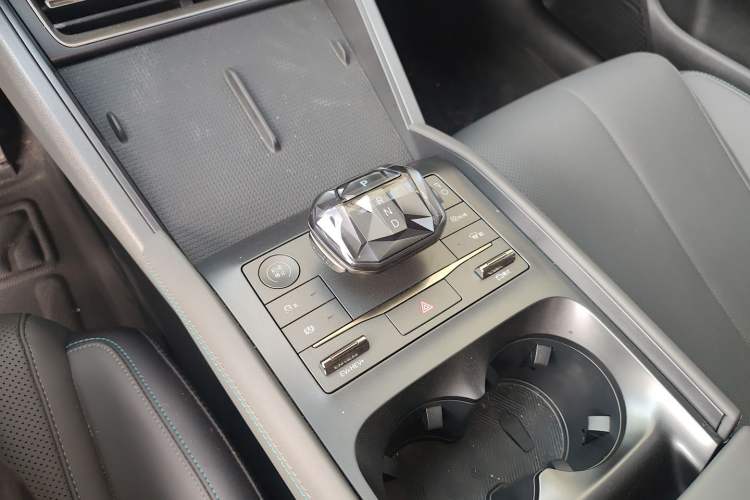 Used BYD Qin L 2024 DM-i 80KM Leading Model
