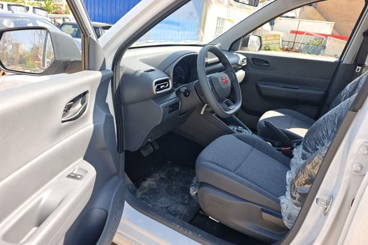 Used Wuling Hongguang New Energy 2025 Extended-Range Hybrid 50 km Standard Version Driver Seat