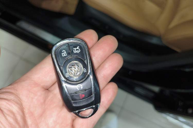 Used Buick LaCrosse 2018 28T Luxury Model