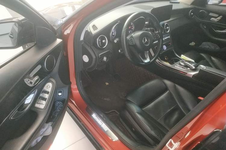 Used Mercedes-Benz C-Class 2015 C 200 L Sport Edition Interior 3