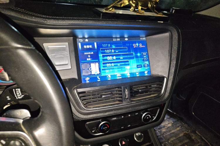 Used Zotye T600 2016 Sport Edition 2.0T DCT Luxury Model Audio And AC Panel