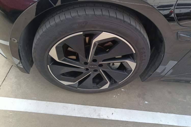 Used Zeekr 001 2023 WE Edition 100 kWh Exterior 4