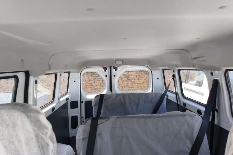 Used Wuling Yangguang 2025 Model 400km Bus Edition—Comfort Edition Headliner