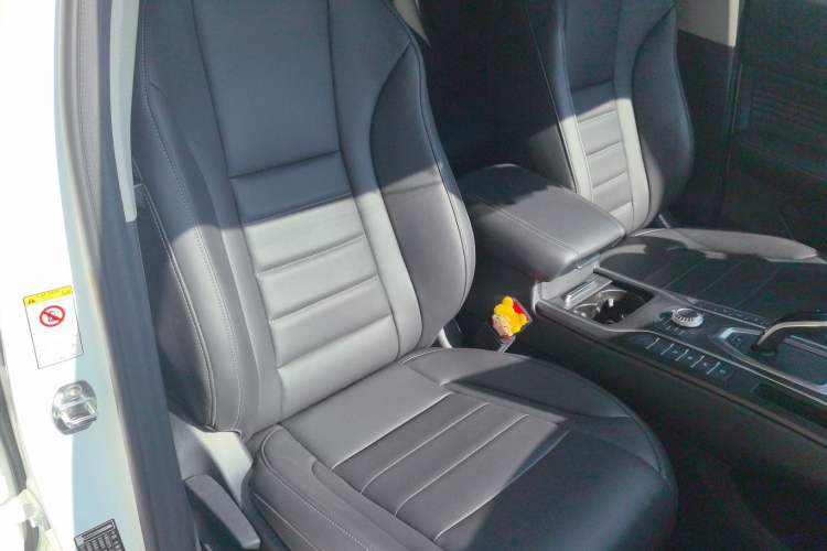 Used Wey VV5 2021 1.5T Two-Wheel Drive Color Pioneer