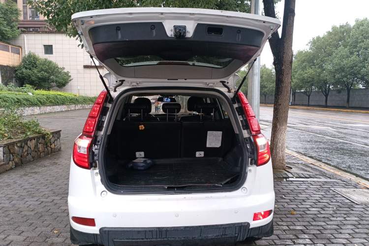 Used Geely Auto GX7 2015 Sports Edition 2.0L Automatic Prestige Model
