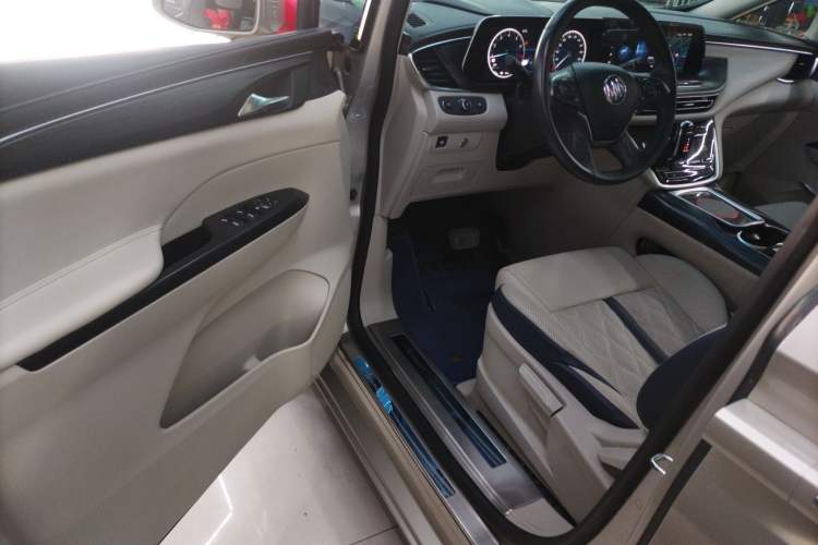 Used Buick GL8 2021 ES Landtrek 653T Comfort Edition
