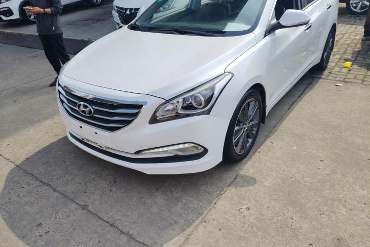 Used Hyundai Mistra 2016 1.8L Automatic Deluxe DLX Model Left Front Headlight