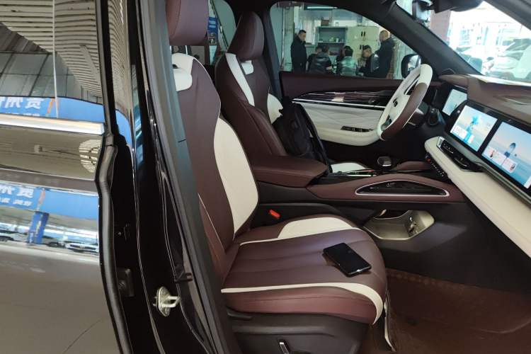 Used Geely Auto Monjaro L 2024 2.0TD High-Power Automatic Two-Wheel Drive Yunqi Version