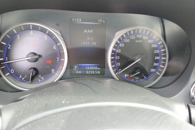 Used Infiniti Q50L 2016 2.0T Comfort Edition Odometer Close Up