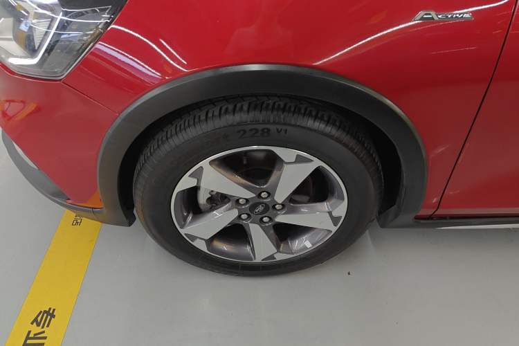 Used Ford Focus Active 2020 EcoBoost 180 Automatic Trendy Model Exterior 4