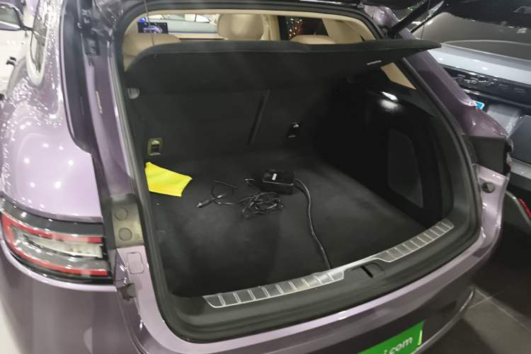 Used Hima AITO M5 2025 Extended-Range Ultra All-Wheel-Drive Version Trunk