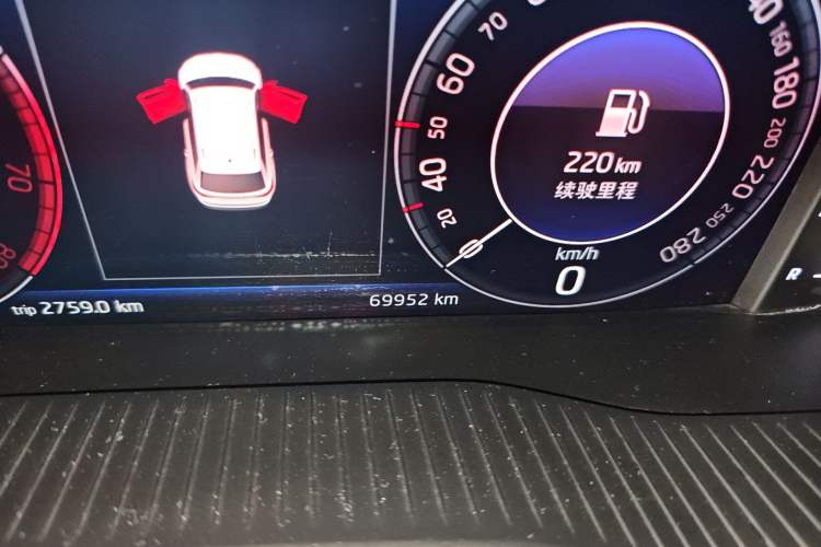 Used Skoda Kodiaq 2019 Facelifted TSI330 7-Seater Two-Wheel-Drive Luxury Enjoyment Edition China VI Standard Odometer Close Up