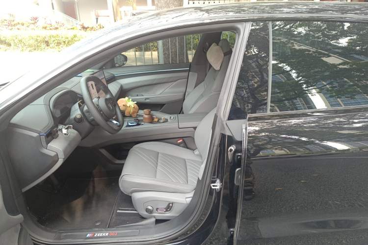 Used Zeekr 001 2024 WE Edition 95 kWh All-Wheel Drive Left Front Seat