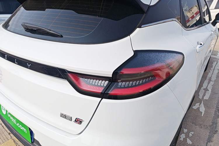 Used Geely Auto Emgrand S 2021 1.4T CVT Prestige Edition Right Rear Taillight