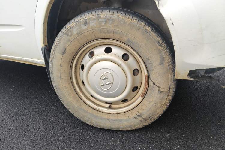 Used SAIC MAXUS Xintu V80 2018 2.5T 6-Speed Manual Aoyuntong Short Wheelbase Mid-Height 5-6 Seater
