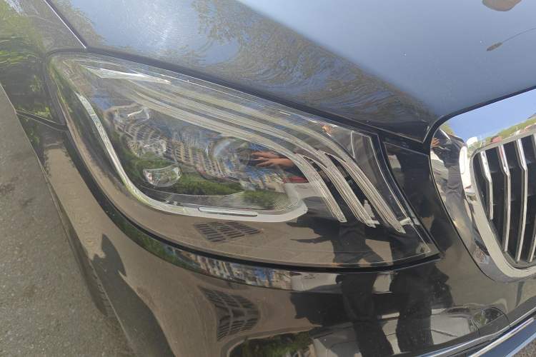 Used Mercedes-Benz S-Class 2012 S 300 L Business-Class Grand Edition Right Front Headlight