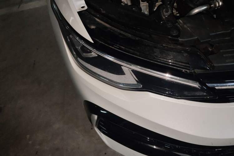 Used Volkswagen Golf 2025 Facelift 300TSI R-Line Right Front Headlight