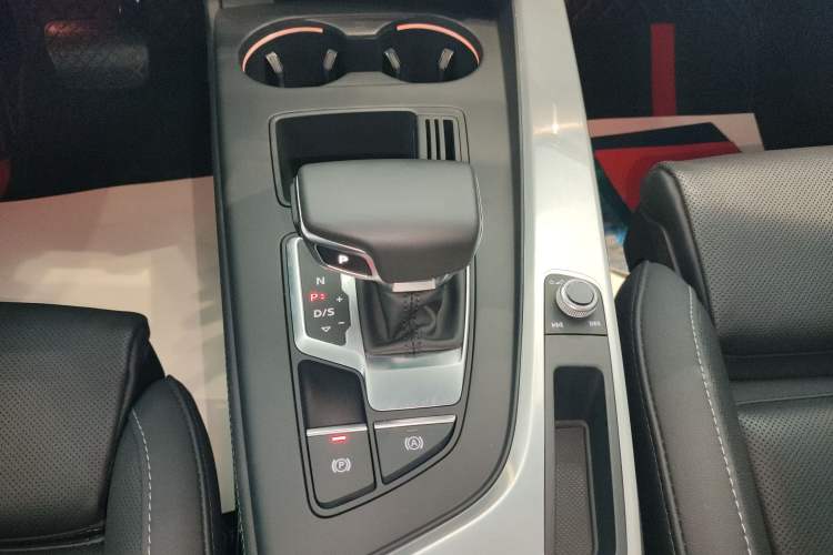 Used Audi A4L 2022 40 TFSI Luxury Dynamic Model