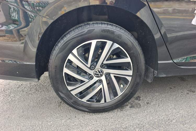 Used Volkswagen Lavida 2024 1.5L Automatic 5 Million Edition Right Rear Wheel Hub