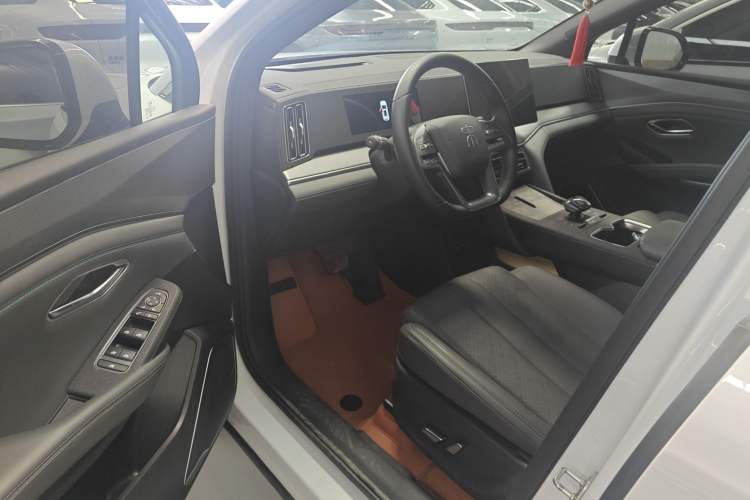 Used BYD Song L DM-i 2025 Intelligent Driving Version 112 km Leading Trim Driver Seat