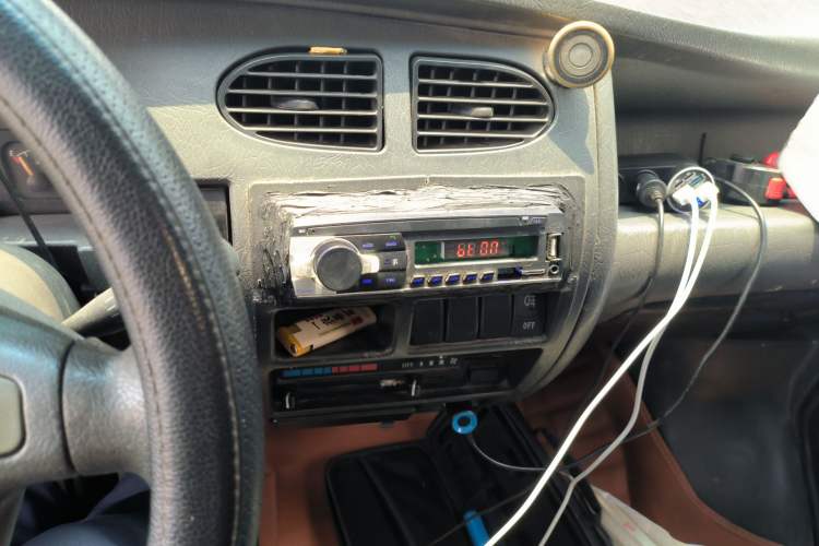 Used Dongfeng Xiaokang K07II 2013 1.0L Base Version Audio And AC Panel