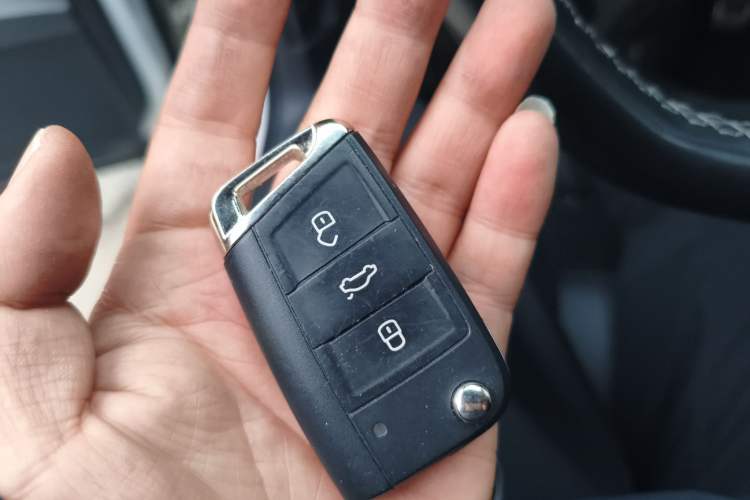 Used Volkswagen Tiguan L 2020 330TSI Automatic Two-Wheel Drive R-Line Flagship Version China VI Standard