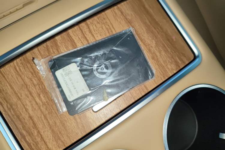 Used Hima Luxeed R7 2025 Range-Extended Version 251 km Max Interior 1