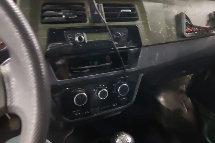 Used Jinbei Hiace X30 2019 1.5L Standard Version China VI SWC15M Audio And AC Panel