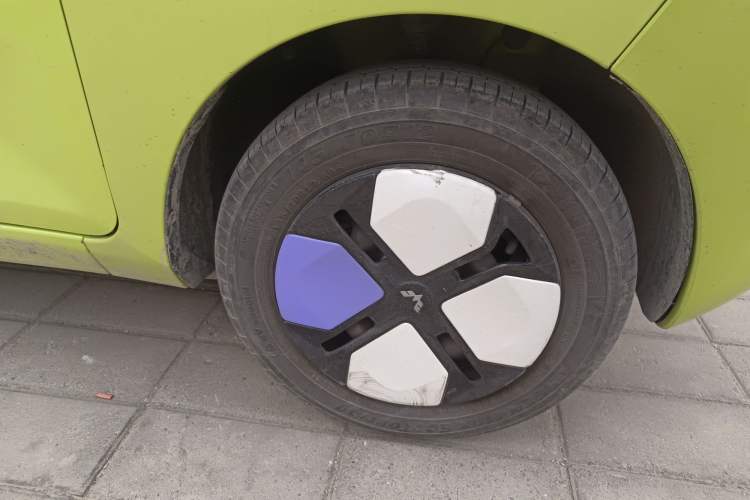 Used Wuling Hongguang MINIEV 2022 Macaron-Color Edition Lithium Iron Phosphate Right Front Wheel Hub