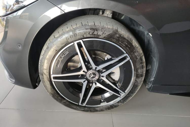 Used Mercedes-Benz C-Class 2023 Restyled C 260 L Night Edition Sports Version Left Front Wheel Hub