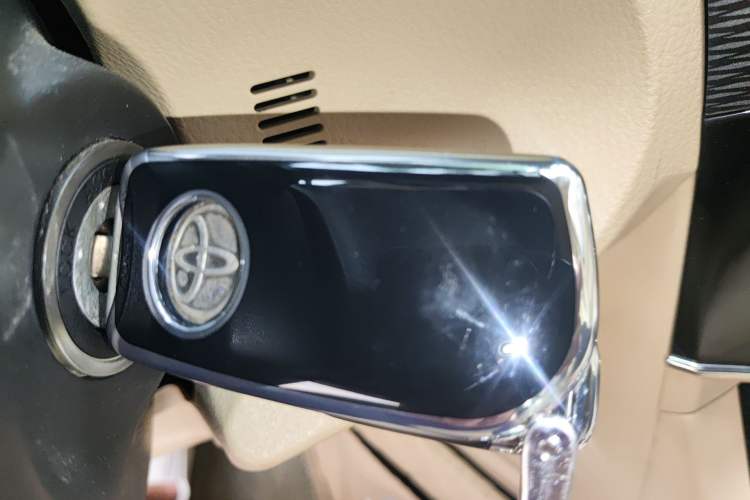 Used Toyota Corolla 2017 1.6L CVT GL Vehicle Key