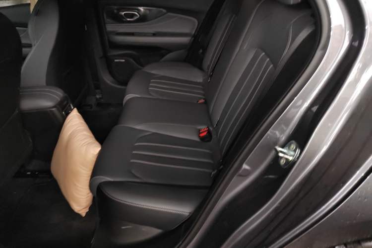 Used GAC Trumpchi EMPOW 2024 270T DCT Yingbao R-Style Edition Left Rear Seat