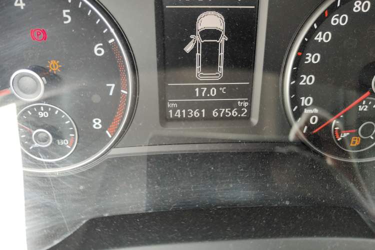 Used Volkswagen Sharan 2016 380TSI Comfort Edition 7-Seater Odometer Close Up